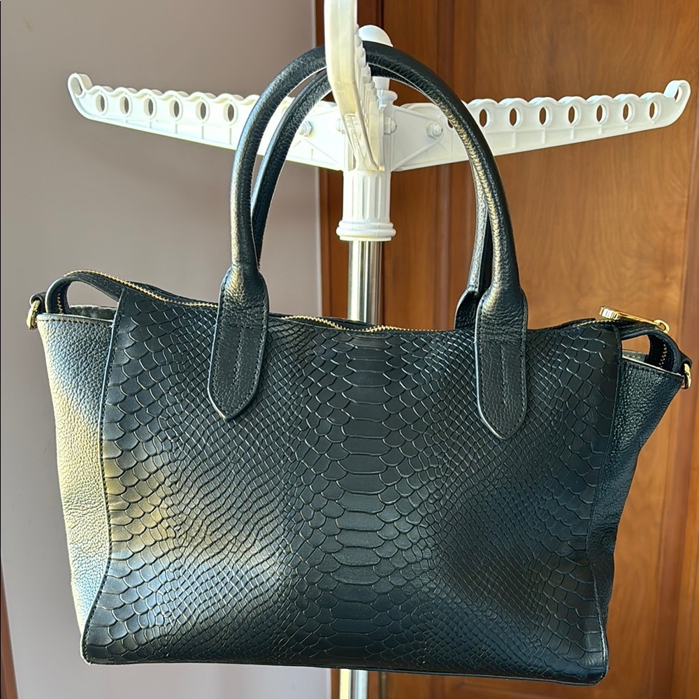 Elegant Black Leather Handbag Gigi New York